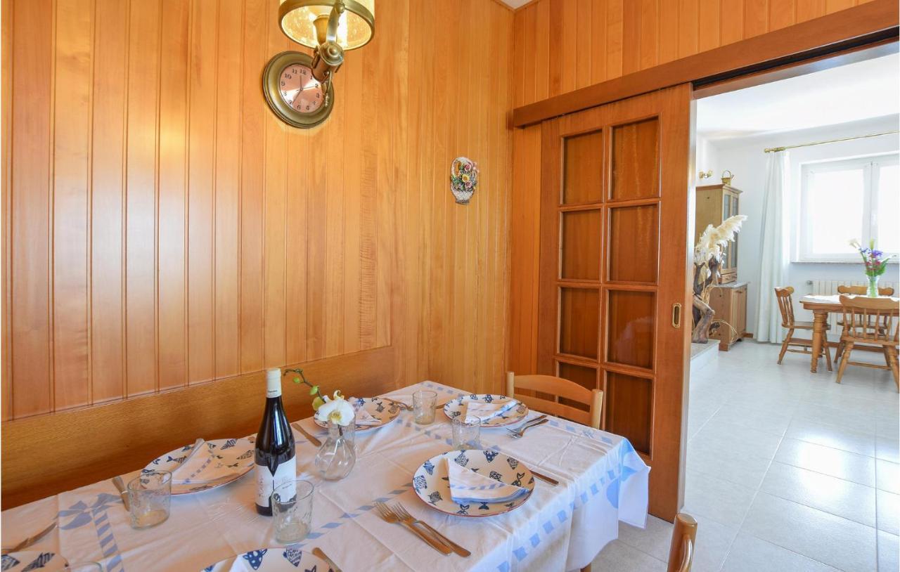 2 Bedroom Cozy Apartment In غرادو المظهر الخارجي الصورة