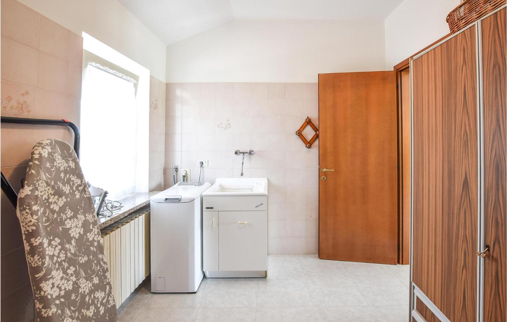 2 Bedroom Cozy Apartment In غرادو المظهر الخارجي الصورة