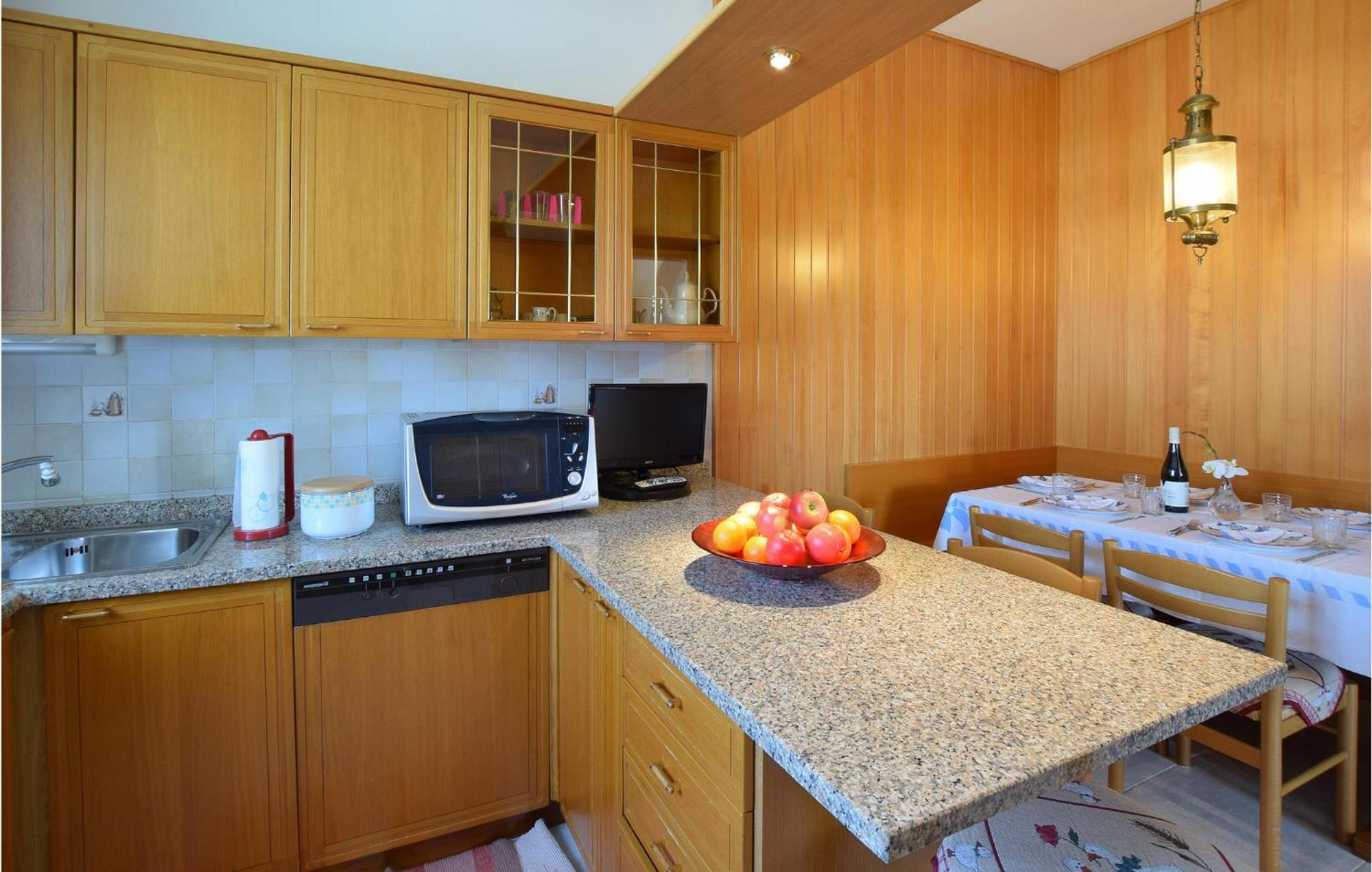 2 Bedroom Cozy Apartment In غرادو المظهر الخارجي الصورة