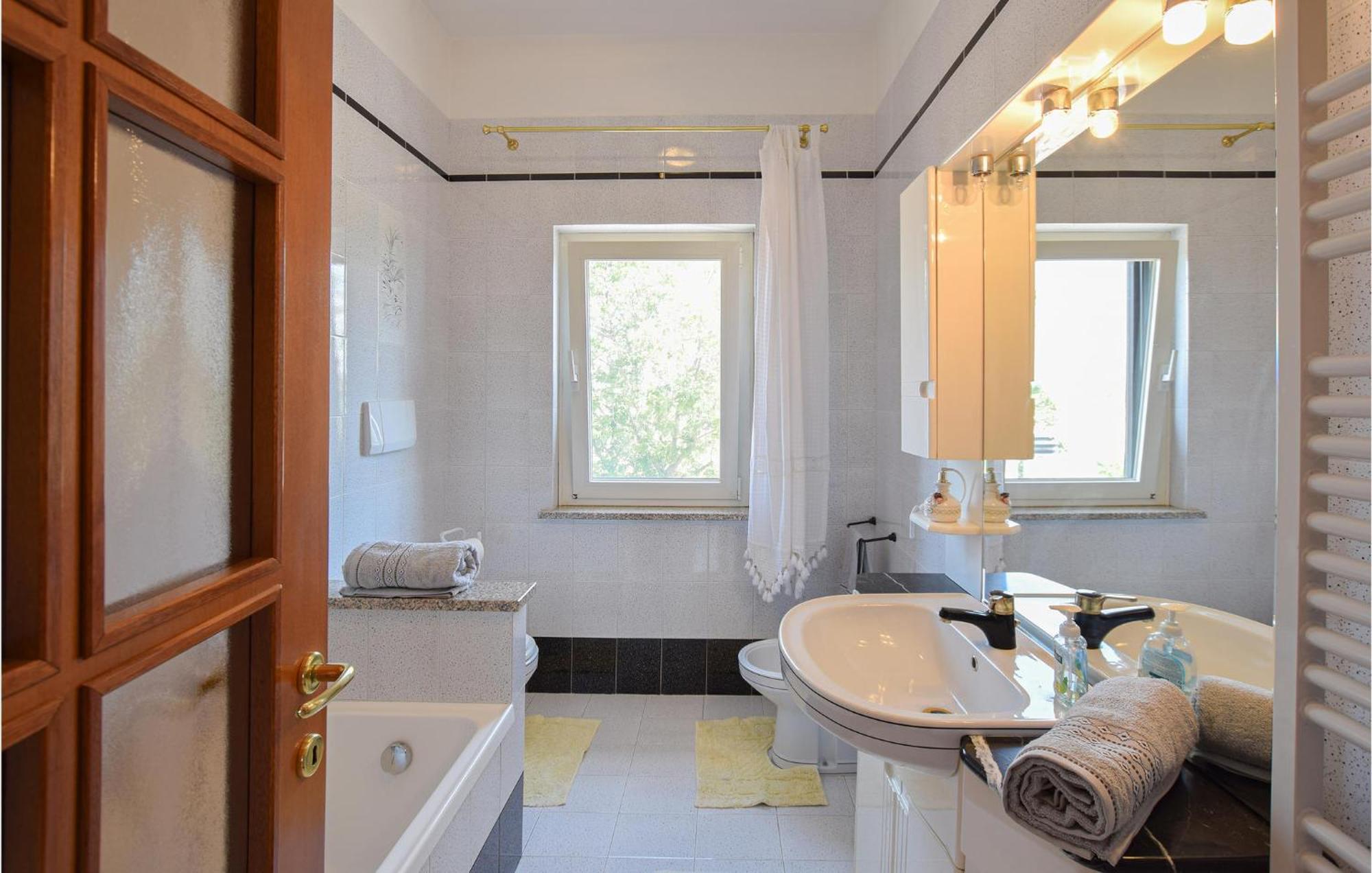 2 Bedroom Cozy Apartment In غرادو المظهر الخارجي الصورة